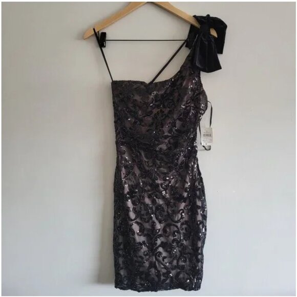 Windsor Allison One-Shoulder Velvet Bow Sequin Mini Dress Size Medium - Picture 4 of 7